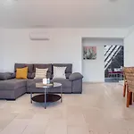 Alegranza Villa *