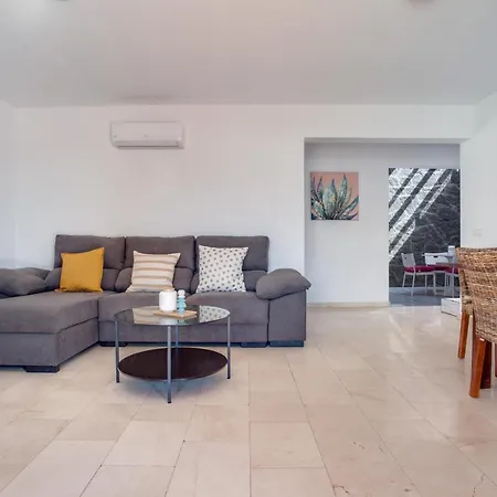 Alegranza Villa *